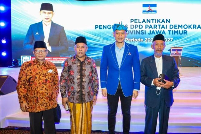 
 Hadiri Pelantikan, Ketua NU & Ketua Muhammadiyah Jatim Kompak Doakan AHY & Demokrat