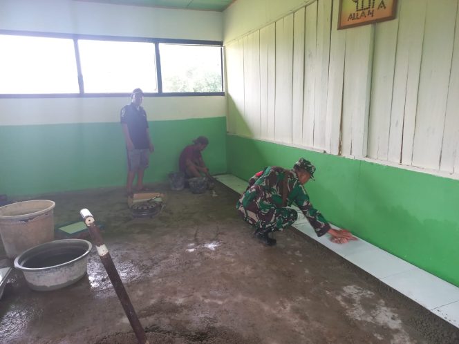 
 Terus Dikebut, Serbuan Ter Kodim 0416 Bute Pasang Keramik di Madrasah Al-Anwar Desa Rantau Ikil
