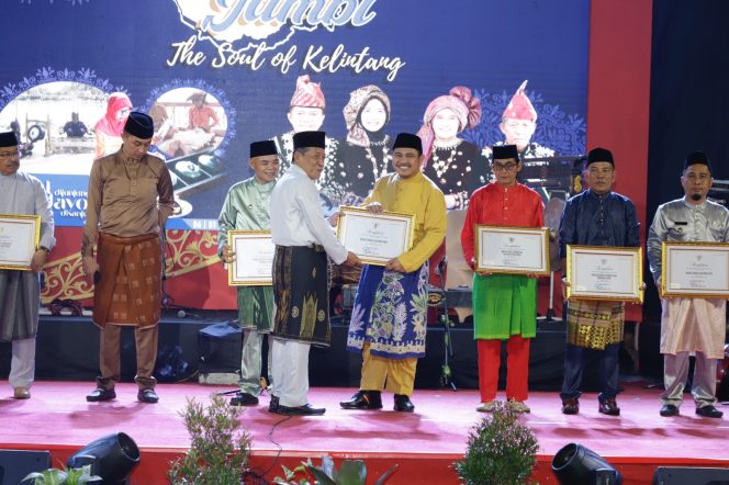 
 Bupati Bungo Terima Sertifikat WBTB Indonesia tahun 2022