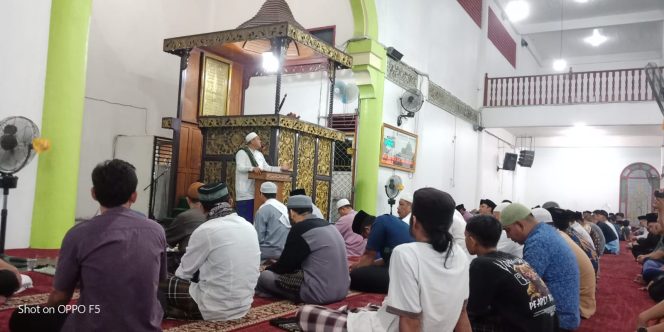 
 Tarawih di Masjid Agung Hari Pertama Malam Ramadhan, Bupati Bungo Sampaikan Maaf Lahir dan Bathin