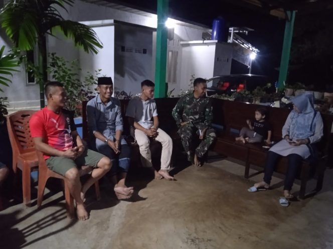 
 Personil Satgas TMMD Gelar Komsos dengan Masyarakat Dusun Talang Silungko