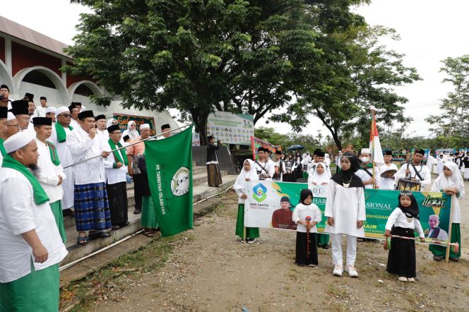 
 Bupati Bungo Hadiri Upacara Peringatan Hari Santi Nasional sekaligus Melepas Pawai
