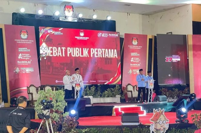
 Paslon 01 Dedy-Dayat Kuasai Panggung Debat Perdana Pilkada Bungo