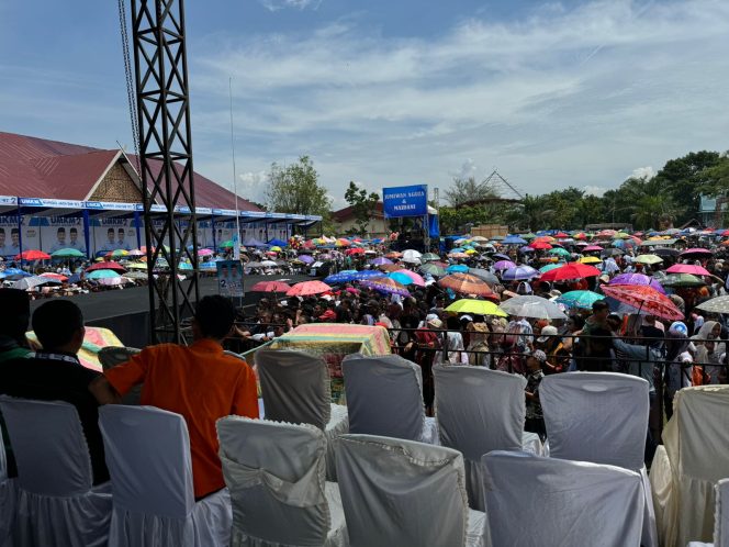 
 Kandidat Belum Datang, Massa Sudah Padati Lokasi Kampanye Jumiwan – Maidani
