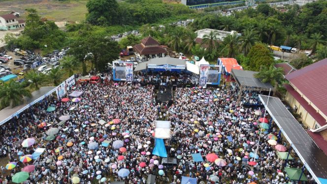 
 Membludak, Massa Pendukung Jumiwan – Maidani Meluber Hingga ke Jalan