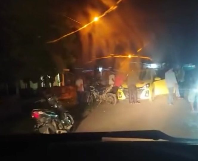 
 Sejumlah Orang di Pasar Lubuk Landai Hadang dan Geledah Mobil Anggota Tim JADI