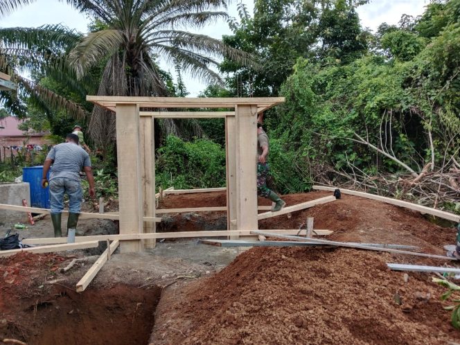 
 Tower Pasokan Air Bersih untuk MCK Mulai Dibangun oleh Satgas TMMD