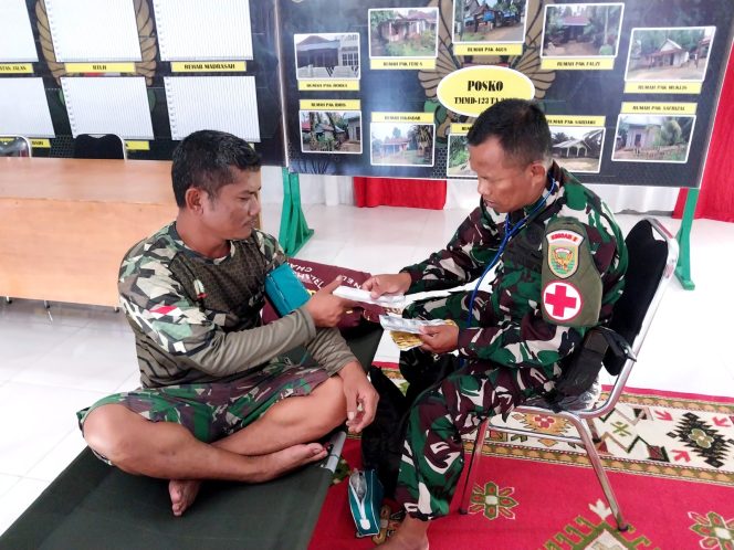 
 Selain Pembangunan Fisik, TMMD Kodim 0416 Bute juga Berikan Sasaran Non Fisik Seperti Pengobatan Gratis