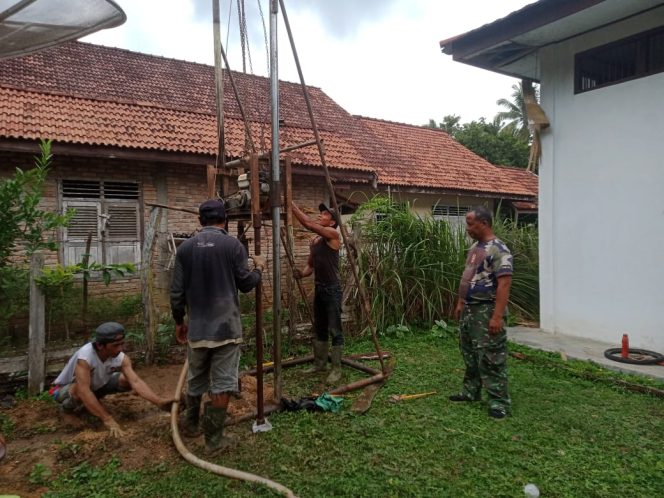 
 Untuk Mencukupi Kebutuhan Air Bersih, Satgas TMMD Mulai Kerjakan Satu Titik Pertama Sumur Bor