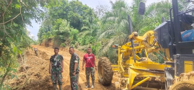 
 Kasdim Inf M. Toni Wijaya Meninjau Langsung ke Lokasi Terkait Pelaksanaan TMMD