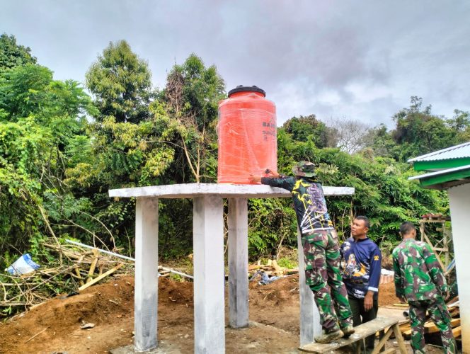 
 Tandon Air untuk Fasilitas MCK di MI Nurul Falah sudah Dilakukan Pemasangan oleh Satgas TMMD