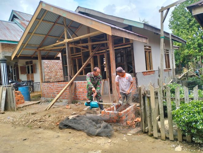 
 Anggota Satgas Terus Berupaya Mensejahterakan Masyarakat Melalui Program TMMD