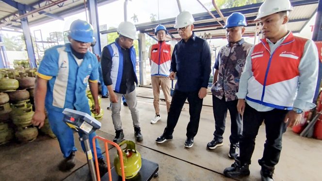 
 Anggota Komisi XII DPR RI Fasha dan Ketua DPRD Bungo Adani Sidak ke SPPBE di Pelepat
