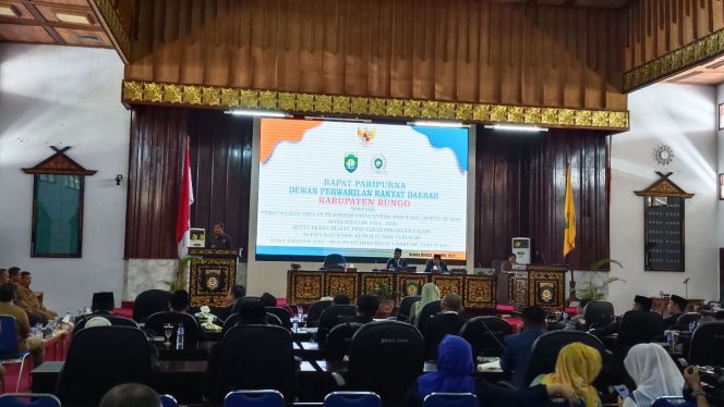 
 Ketua DPRD Kabupaten Bungo Muhammad Adani Pimpin Paripurna Pengumuman Usulan Pemberhentian Bupati