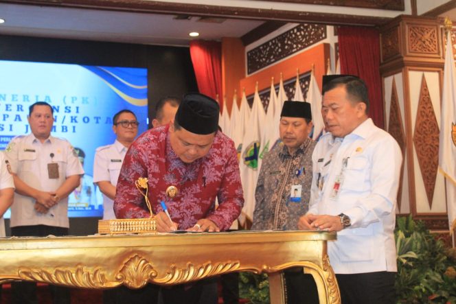 
 Pemkab Bungo Menerima Penghargaan 8 Aksi Konvergensi Stunting