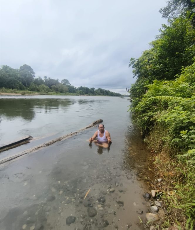 
 Sungai Batang Tebo Terlihat Bersih dan Jernih, Warga Bathin II Pelayang ucapkan Terimakasih kepada Kapolres Bungo dan Pemda