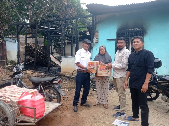 
 SMSI Bungo Salurkan Bantuan Korban Kebakaran di Tanjung Gedang