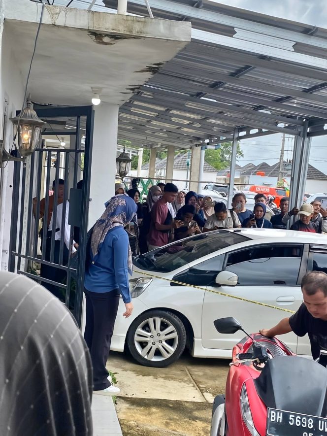 
 Rekonstruksi Kasus Pembunuh Dosen Cantik di Bungo, Tersangka Oknum Polri ini Peragakan 37 Adegan Mematikan