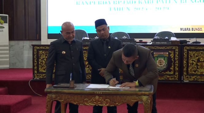 
 DPRD Bungo Setujui Ranperda RPJMD 2025–2029 Menjadi Perda