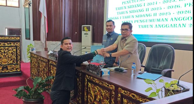 
 Waka I DPRD Bungo H. Pardinan Pimpin Rapat Paripurna Penyampaian Hasil Reses