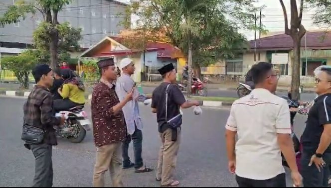 
 Penghujung Ramadhan, DPD JOIN Bungo Bagi-Bagi Takjil dan Bukber Pengurus