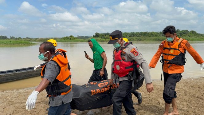 
 Respons Cepat Polsek Bathin II Babeko Tangani Penemuan Mayat di Sungai Batang Tebo