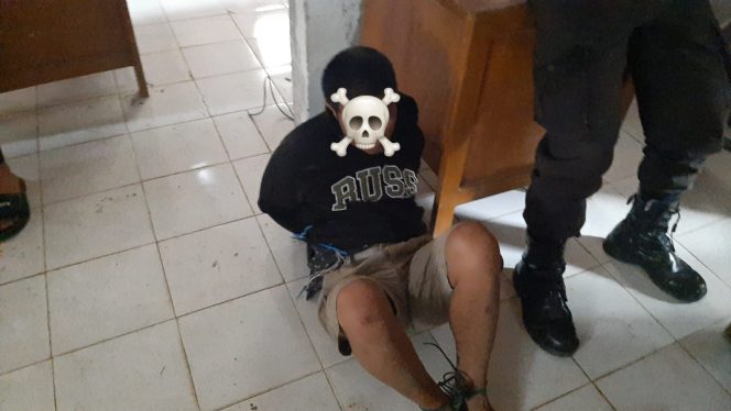 
 Seorang Pria Diduga Pelaku Curat Diamankan Polsek Rantau Pandan Berserta Senjata Rakitan Miliknya Disita