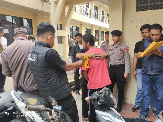 
 Polres Bungo Rekonstruksi Pembunuhan di Tanah Tumbuh yang Menggunakan Cangkul