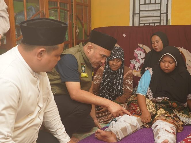 
 Ikut Berbelasungkawa, Bupati Bungo Kunjungi Korban Bencana Longsor di Dusun Empelu
