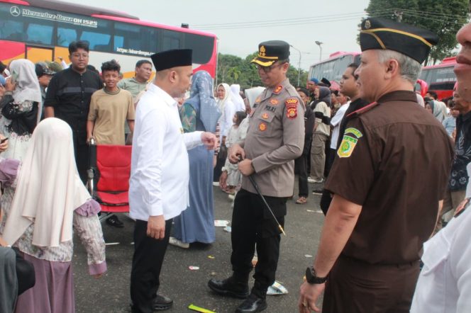 
 Pemda Bungo bersama Forkopimda Melepas JCH Kloter 25 sebanyak 189 Jamaah