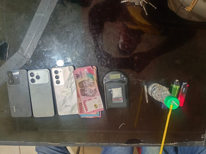
 Polsek PETIR Ringkus Dua Pelaku Diduga Penyalahgunaan Narkoba Sejumlah Barang Bukti Diamankan