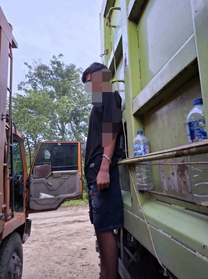 
 Diduga Gegera Terlilit Hutang, Seorang Supir di Bungo Nekat Akhiri Hidupnya Dengan Gantung Diri di Bak Mobil