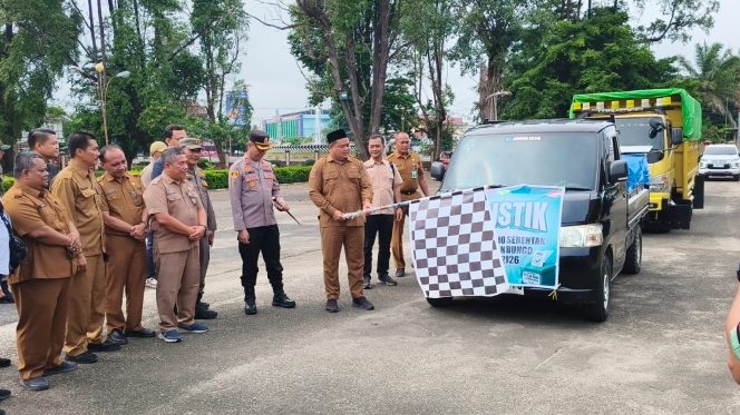 
 Besok Dijadwalkan Pilrio Serentak 2026, Wabup Bungo Lepas Pendistribusian Logistik