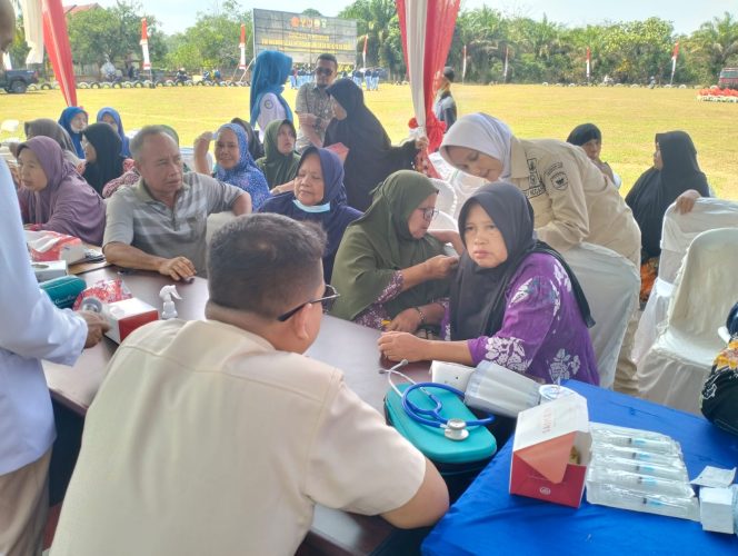 
 Pengobatan Gratis Warnai Pembukaan TMMD Ke-129 Kodim 0416/Bungo Tebo di Desa Tanjung Agung