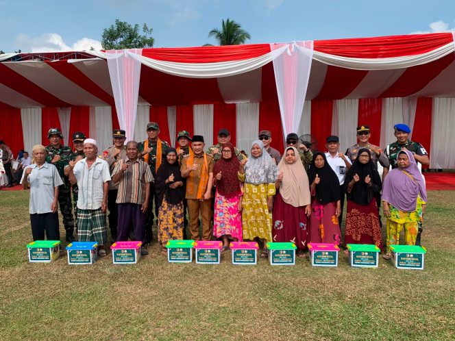 
 TMMD Ke-129 Tak Hanya Bangun Desa, Kodim 0416/Bungo Tebo Salurkan 100 Paket Sembako