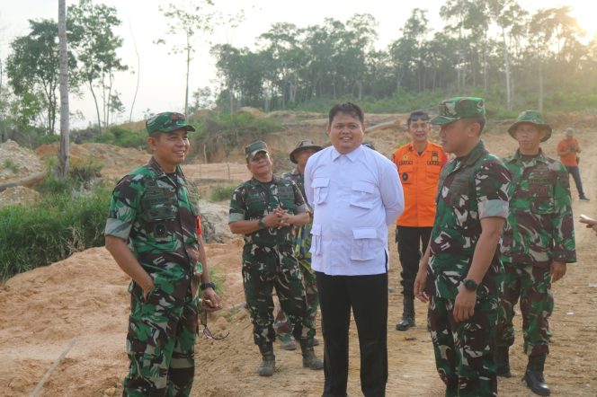 
 Wabup Bungo Dampingi Danrem 042/Gapu Cek Sasaran Fisik TMMD