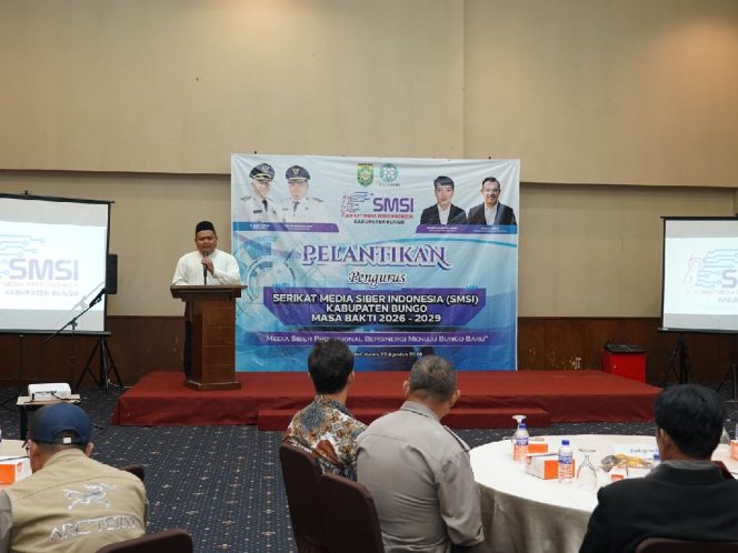 
 Hadir Pengukuhan SMSI, Wabup Bungo Ustadz Tri Wahyu Hidayat Apresiasi Kepengurusan yang Baru Dilantik