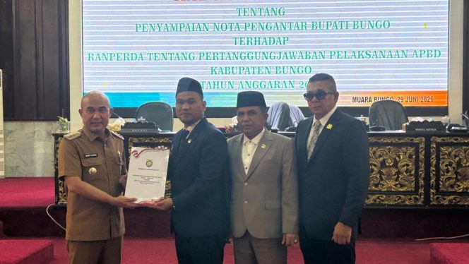 
 DPRD Bungo Gelar Paripurna Penyampaian Nota Pengantar Pertanggungjawaban Pelaksanaan APBD 2025