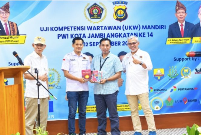 
 Irwansyah Bungopost Raih Nilai Tertinggi UKW Muda yang di Uji Langsung oleh Wasekjen II PWI Pusat